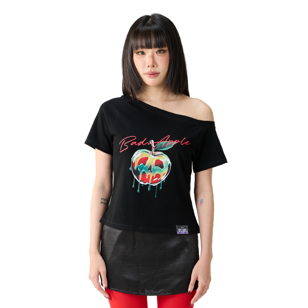 BAD APPLE OFF SHOULDER TOP (เริ่มส่งสินค้า 28.OCT.2026)
