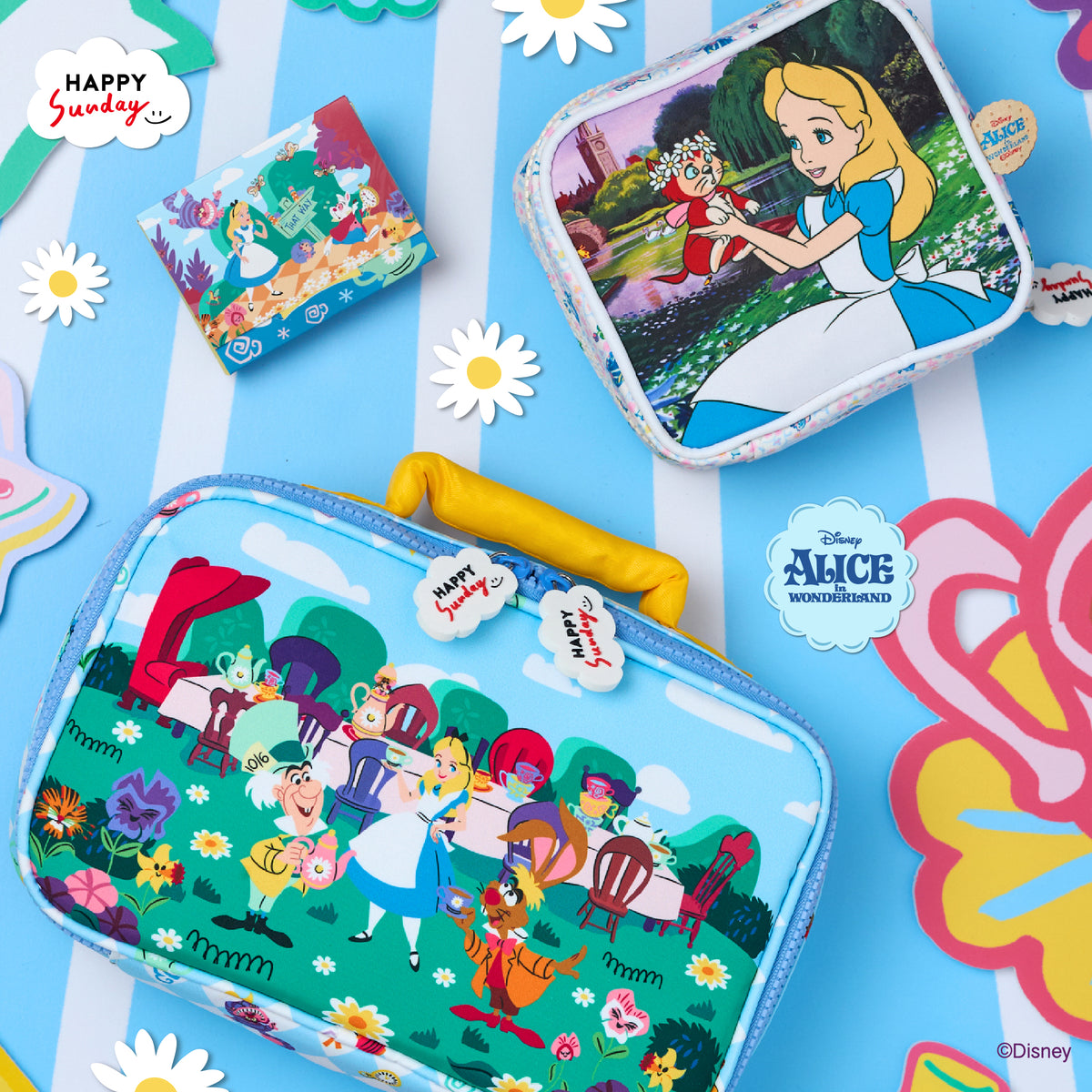 [ กรุณากดแยกออเดอร์จากสินค้าพรีออเดอร์ ] ALICE IN WONDERLAND COSMETIC BAG